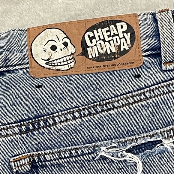 Cheap Monday Mid-Rise Denim Jean Shorts Size 26 - Picture 6 of 13